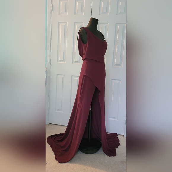 Vera Wang Bridal collection wine colored size 8 formal dress - Picture 2 of 16